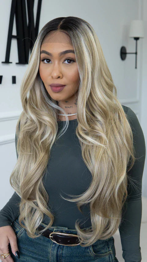 Lace Front Melanie Loira 13x4 ( Humana )