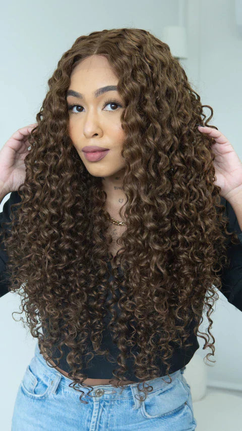 Lace Front Mirela Castanho Claro ( Humana )