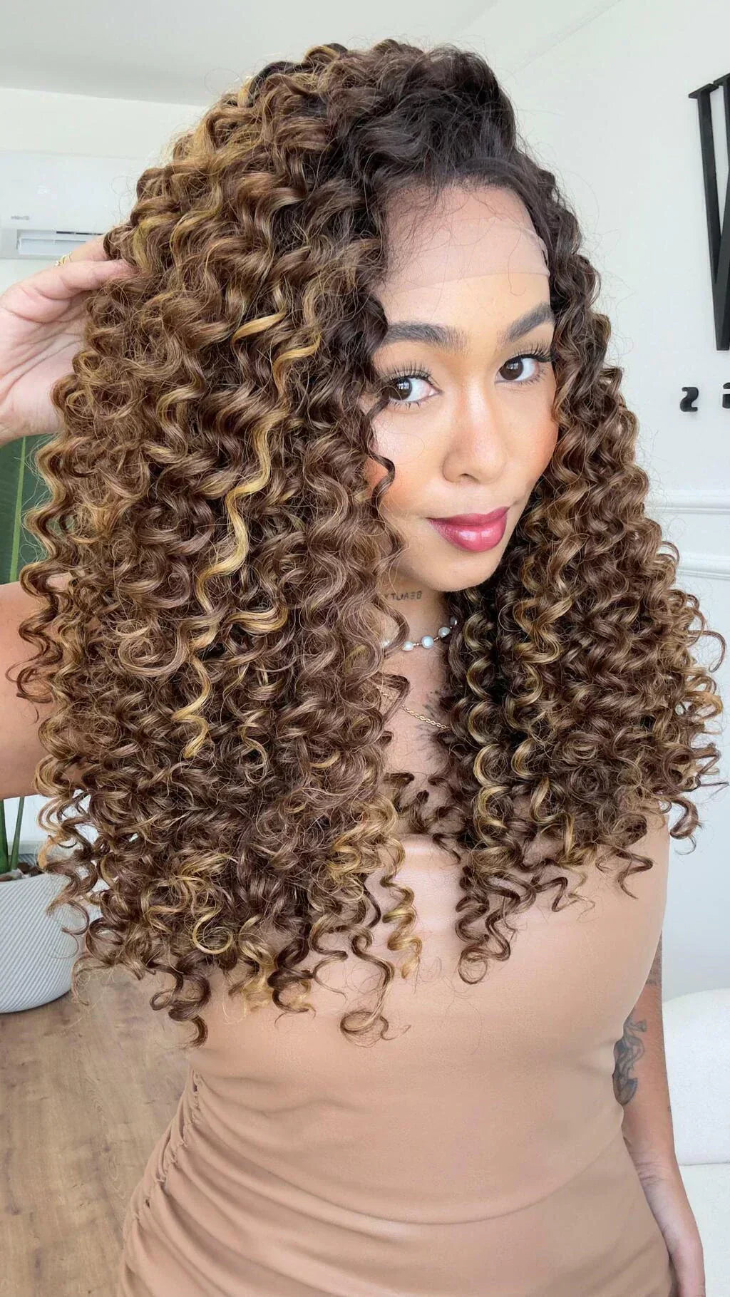 Lace Front Cibele Iluminada 13x4 (Humana)