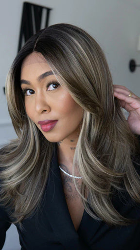 Lace Front Sabrina Mechada Loira Curta ( Humana )